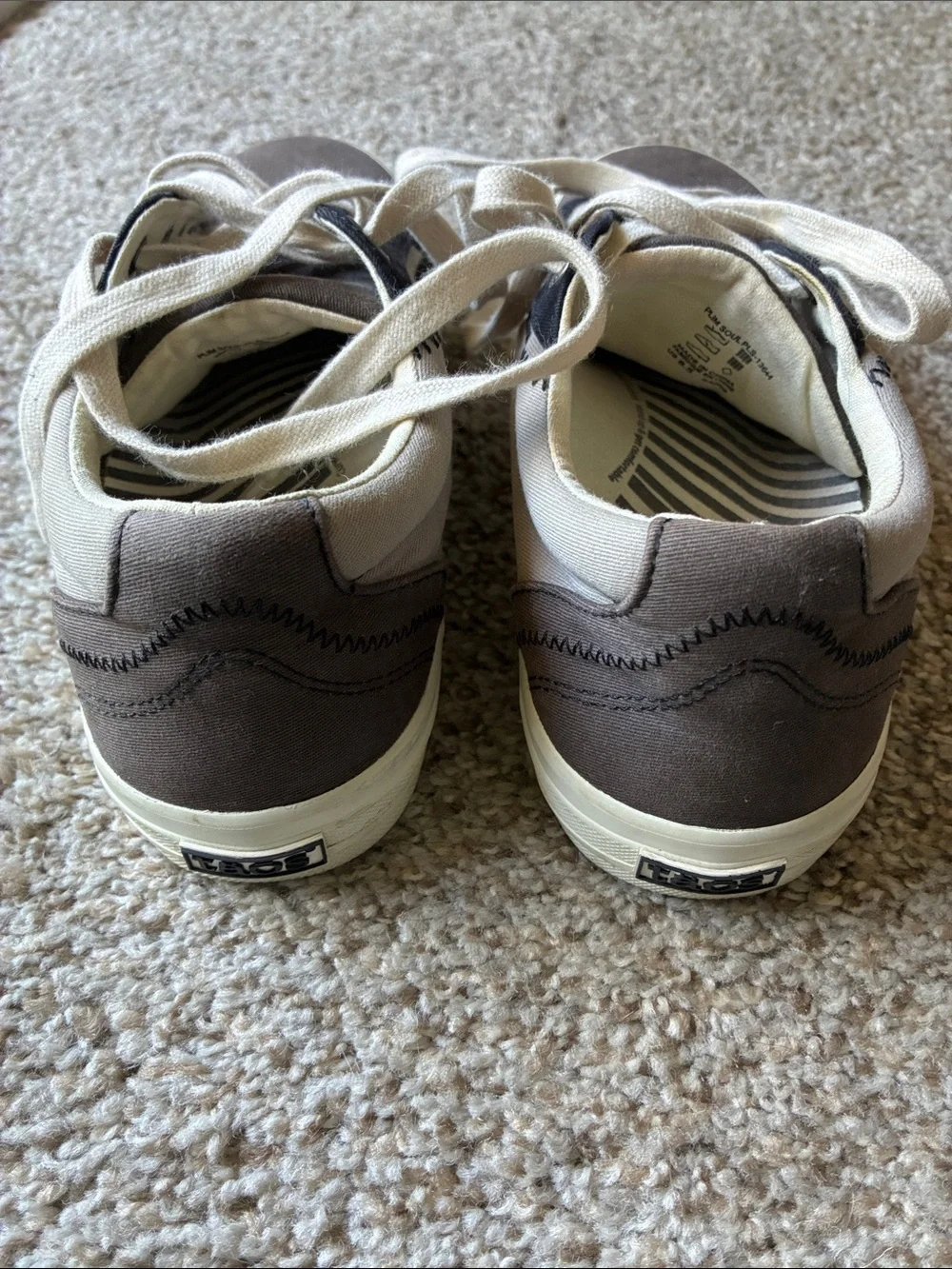 Taos Footwear Cream & Black Canvas Low-Top Sneakers